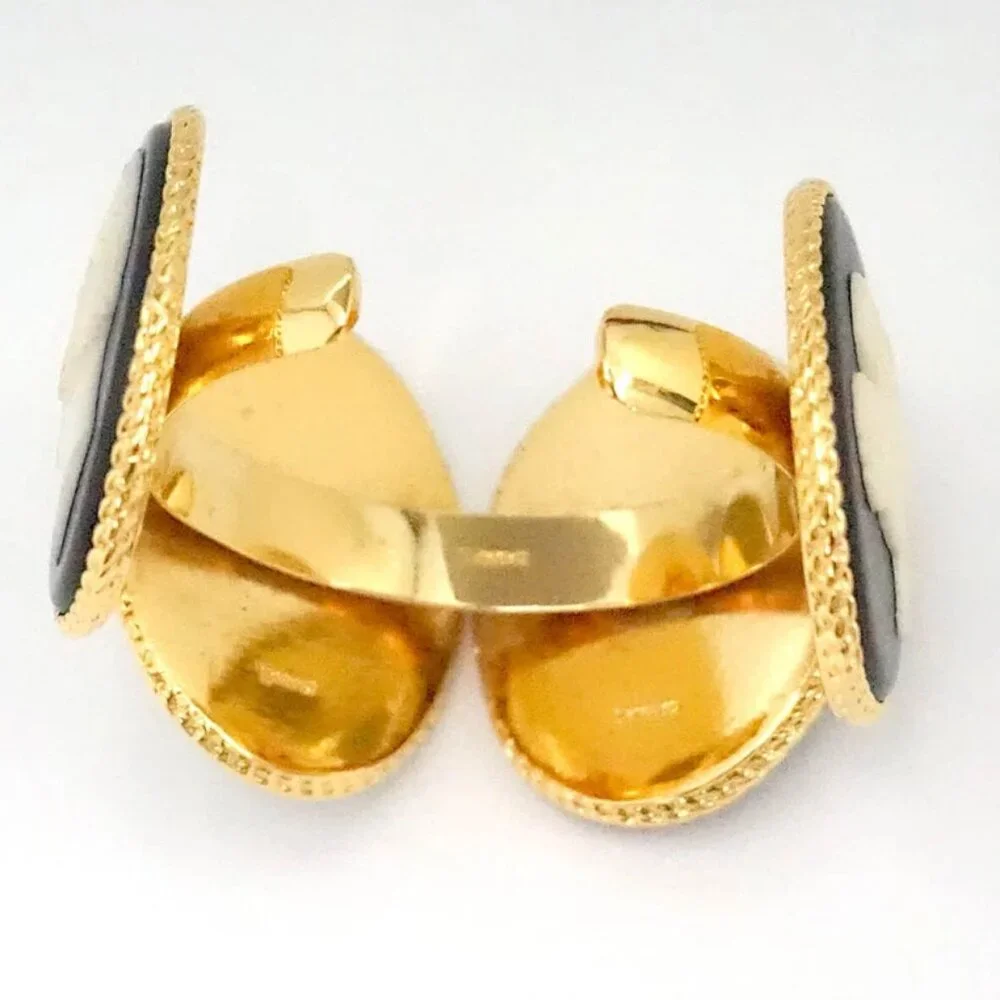 CHANEL COCO Horse Cameo Vintage Bangle Bracelet 5.7" Gold Tone Auth w/Box n11118 - Picture 5 of 10